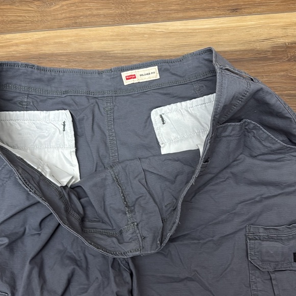 Wrangler cargo shorts. - Picture 3 of 3